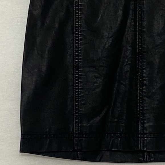 Free People Black Vegan Leather Mini Skirt DD-43 Size 4 - Picture 2 of 15